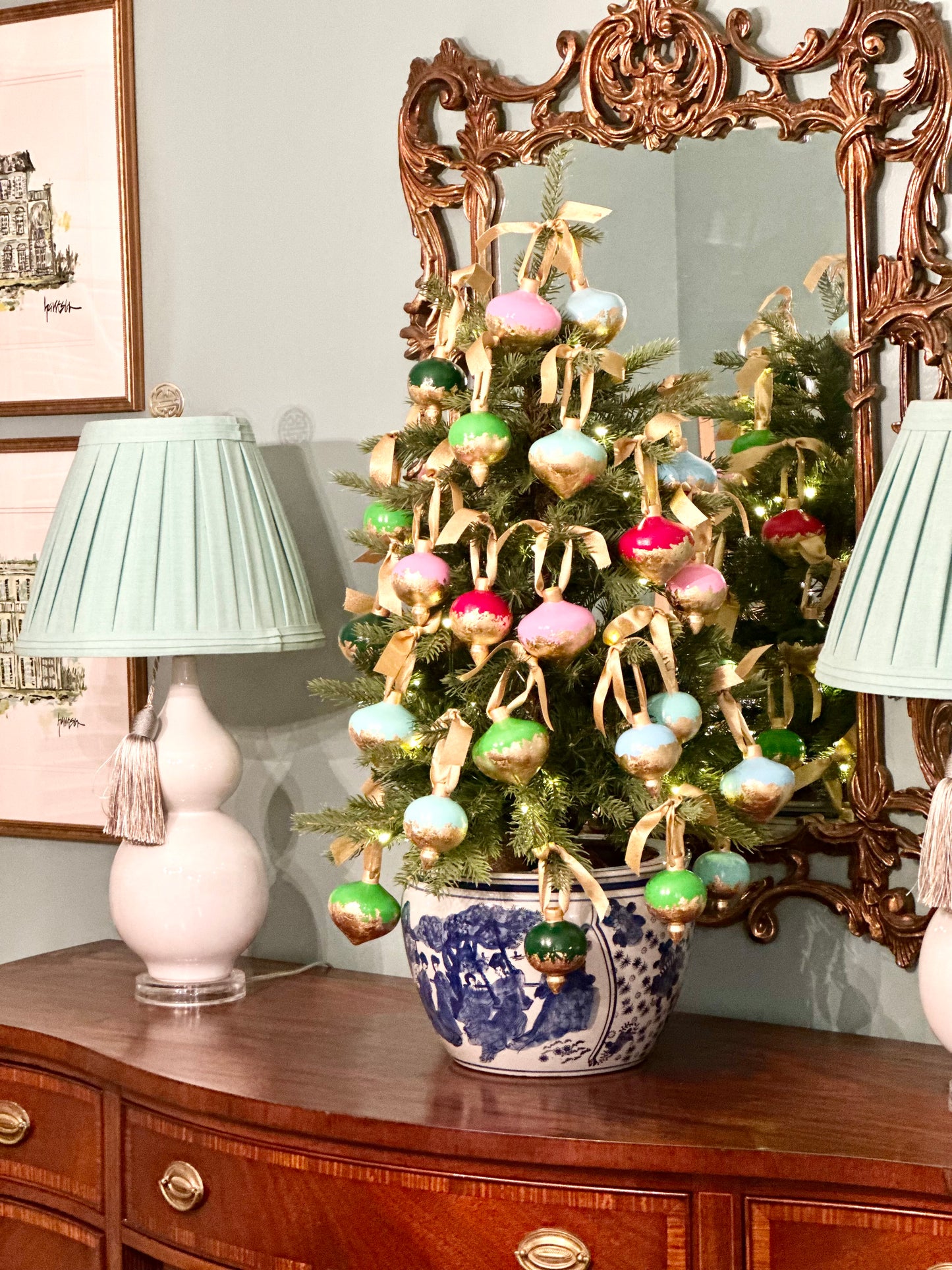 Red Gold Leaf Ornament 1