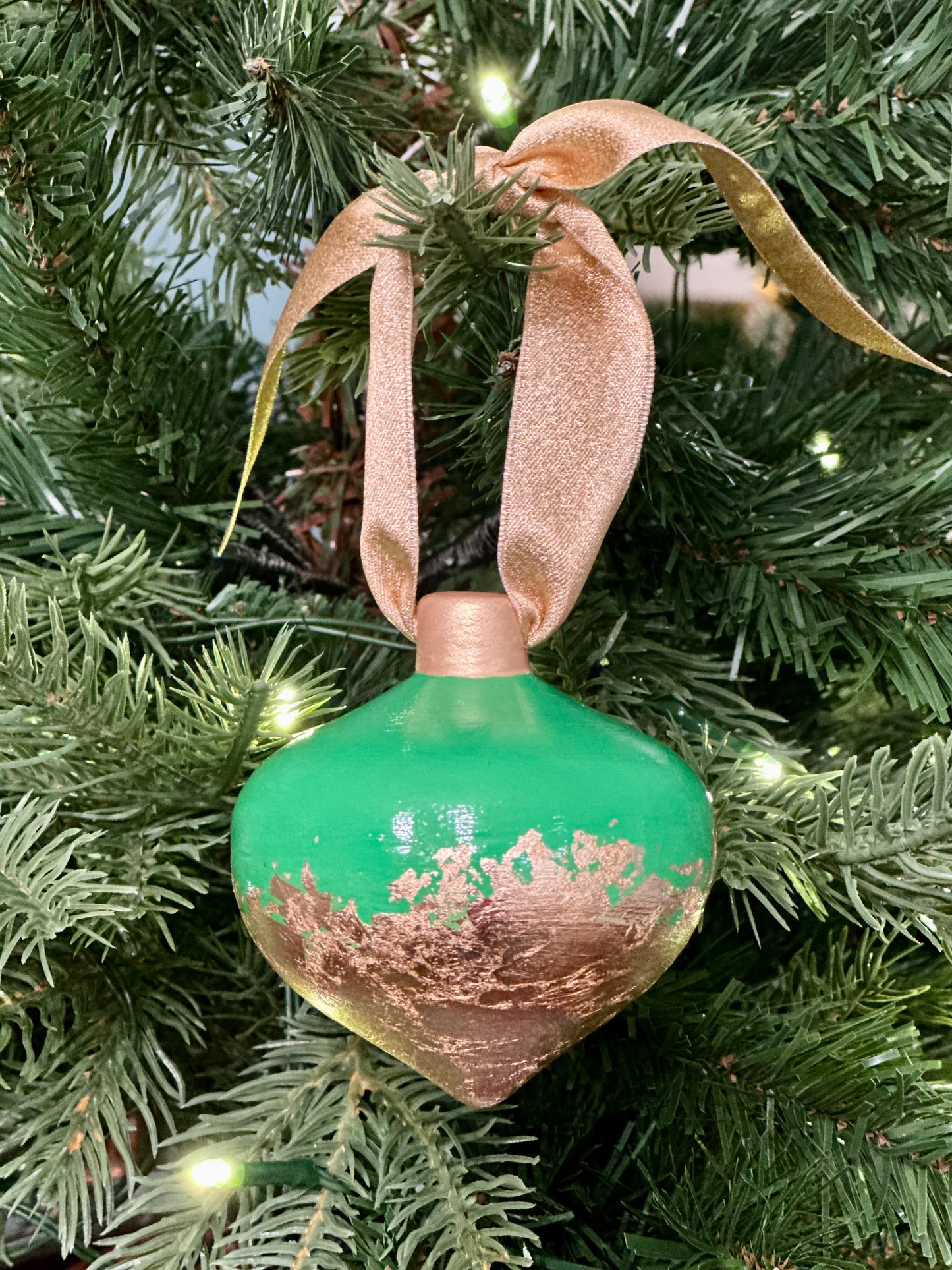 Kelly Green Gold Leaf Ornament 1